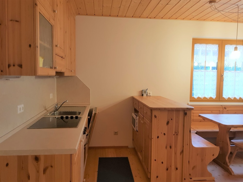 Bright Apartment Near Thermal Springs