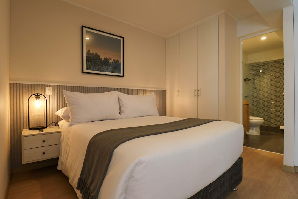 w Divine 2BR w Majestic Deco in Barranco