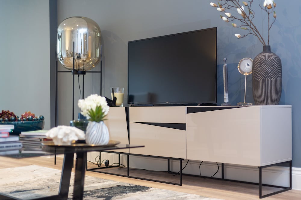 The Carlyle - Elegant Serviced Apartments