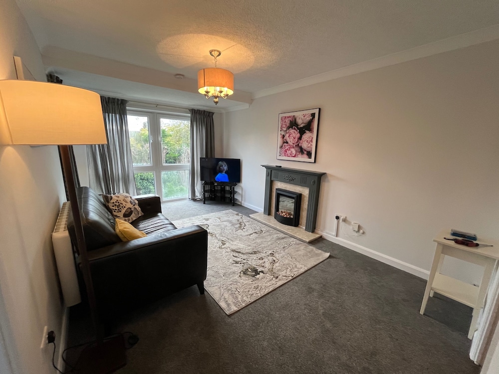 Seaside Haven Retreat - 2 Bedroom Apartment