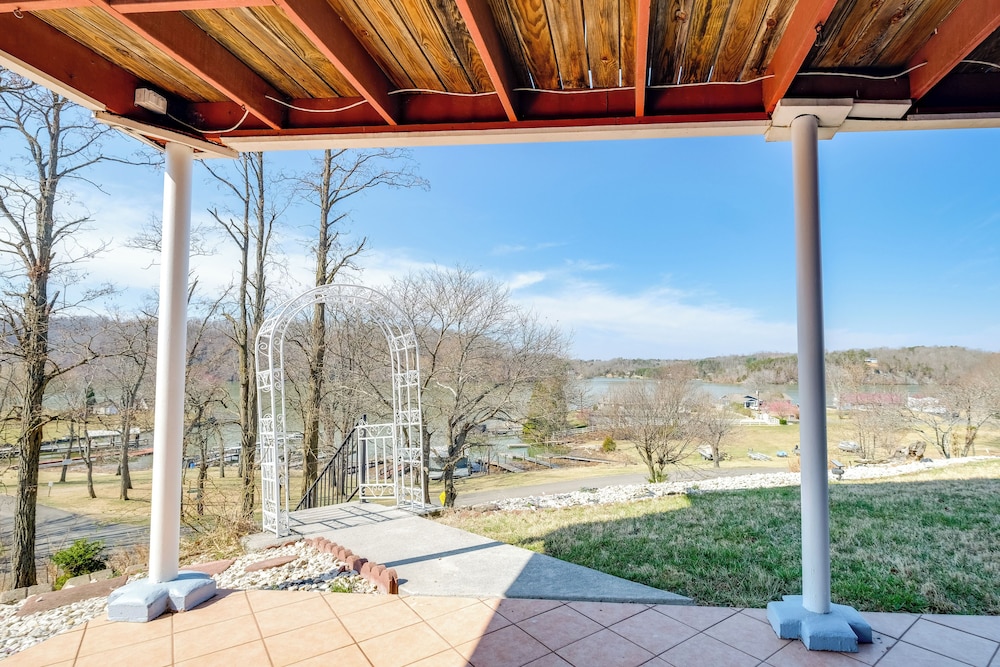 Lake Views & Private Dock: Radford Retreat!