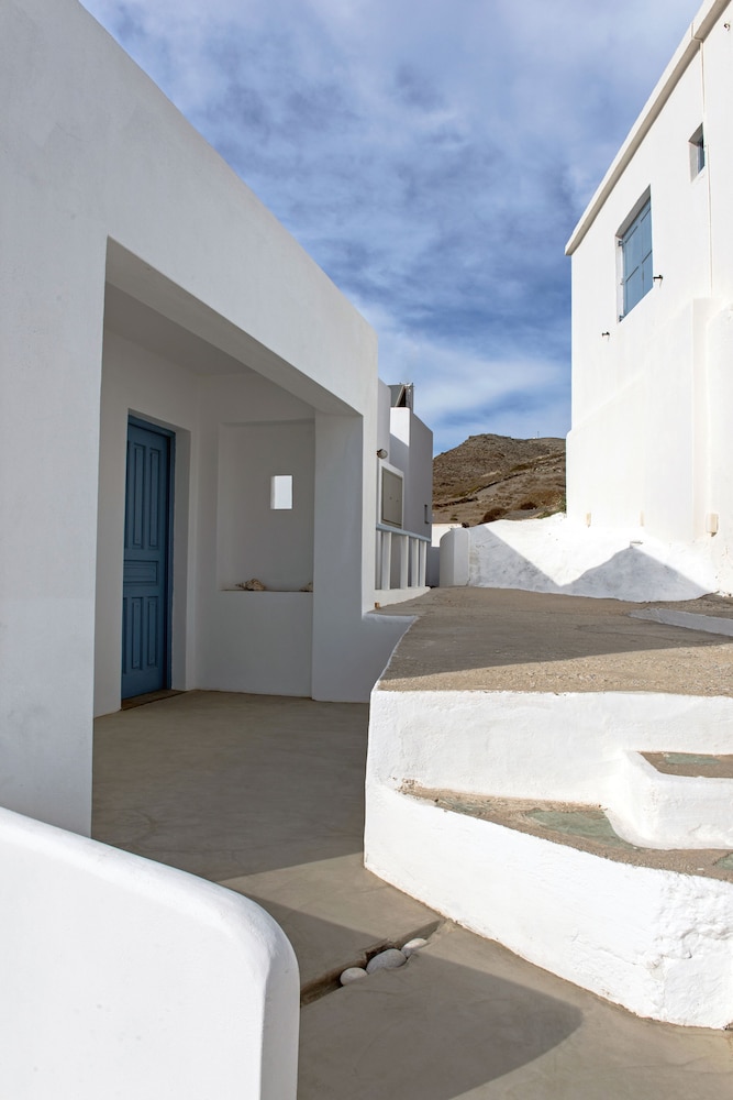 Perigiali Rooms & Apartments Folegandros