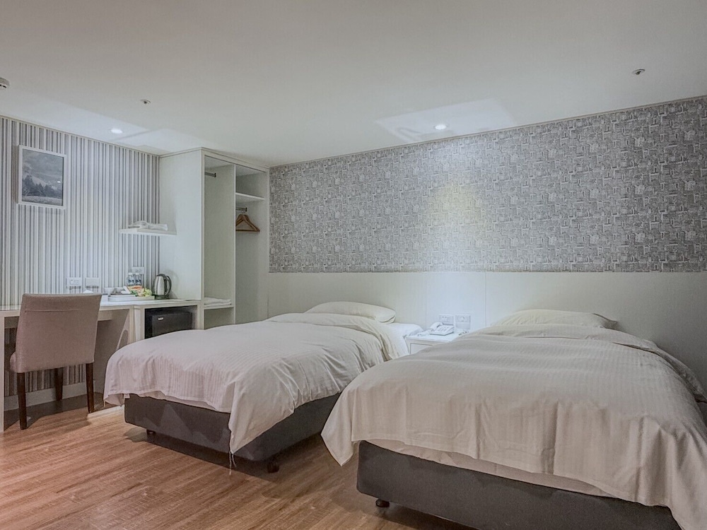 ElEnce Hotel