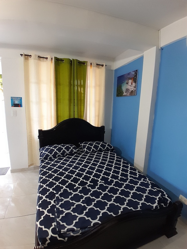 APARTAMENTOS BRISAS DEL MAR
