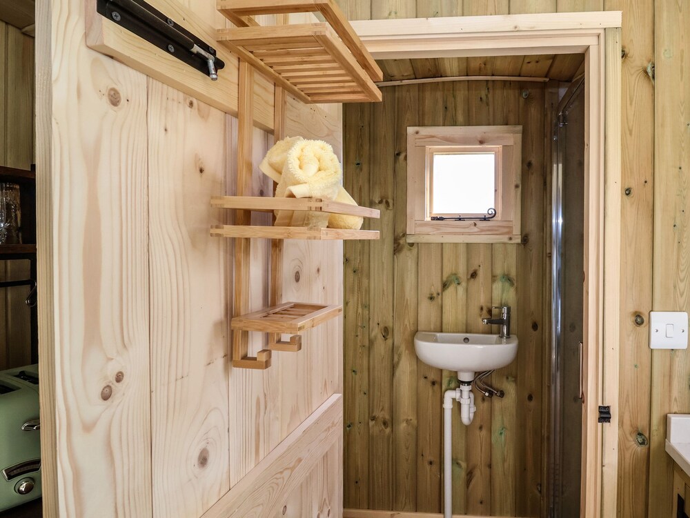 The Oak Hut