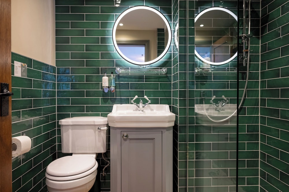Wheatsheaf Hotel - Virginia Water by Chef and Brewer Collection