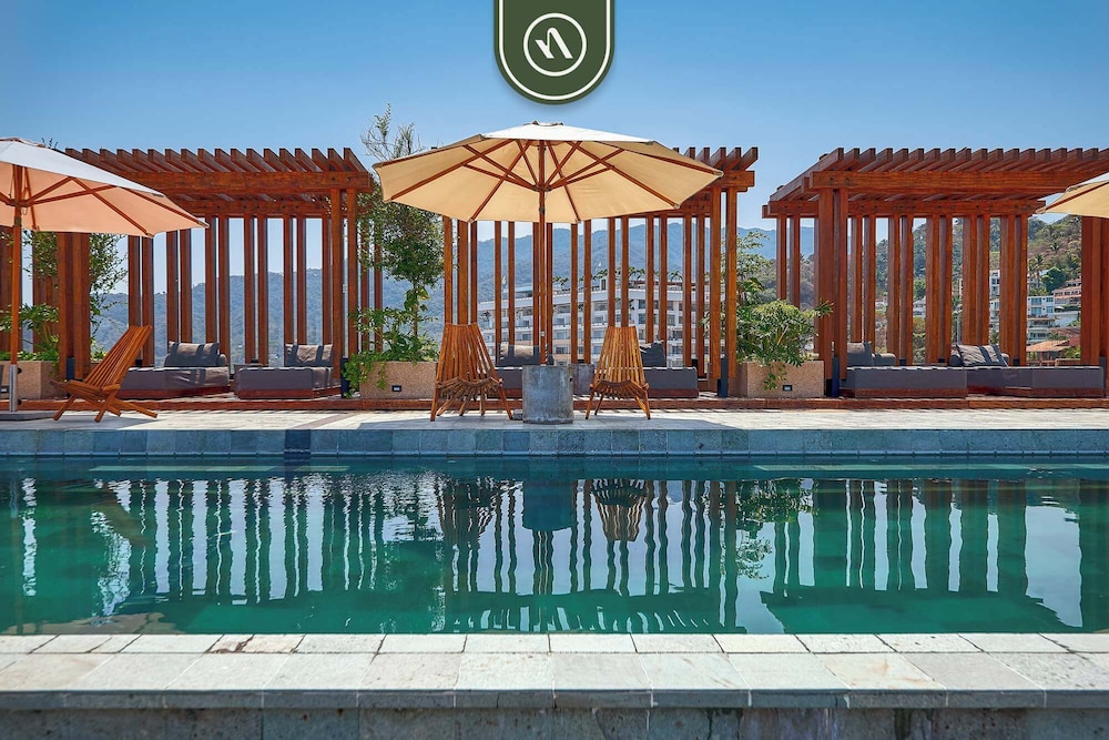 Oceanview Condo With Amazing Rooftop Pool - Gym