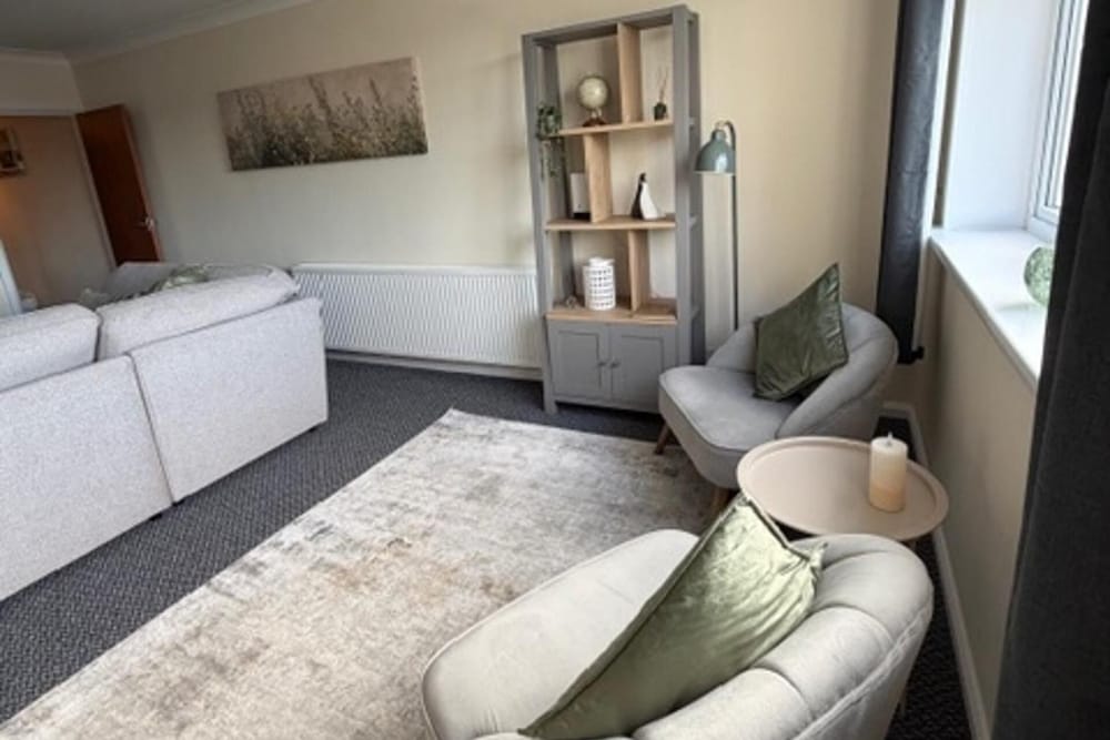 Meriden Apartment Retreat - Sleeps 7 - Near Nec