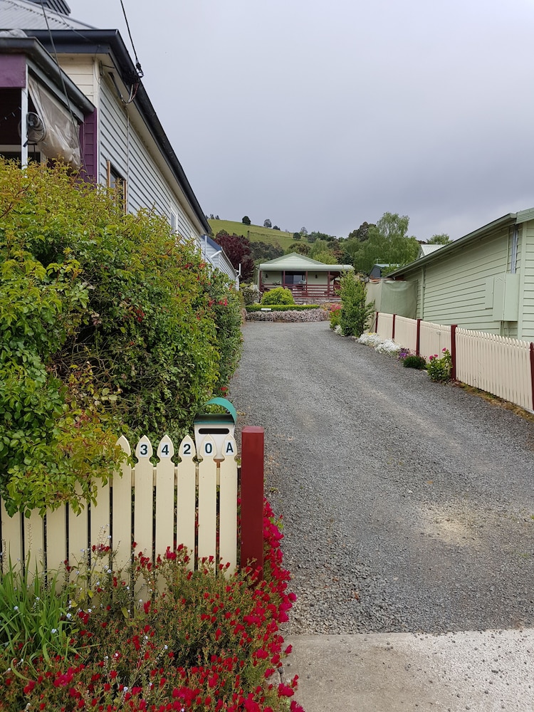 Cottage On Main