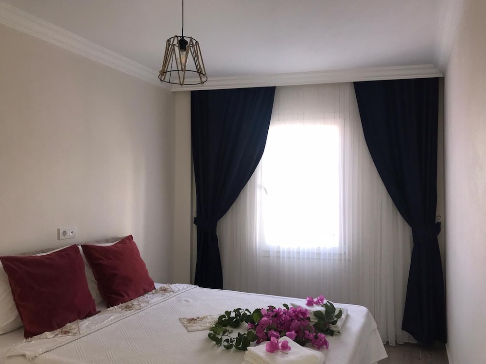 Apart Tu Cesme view 2