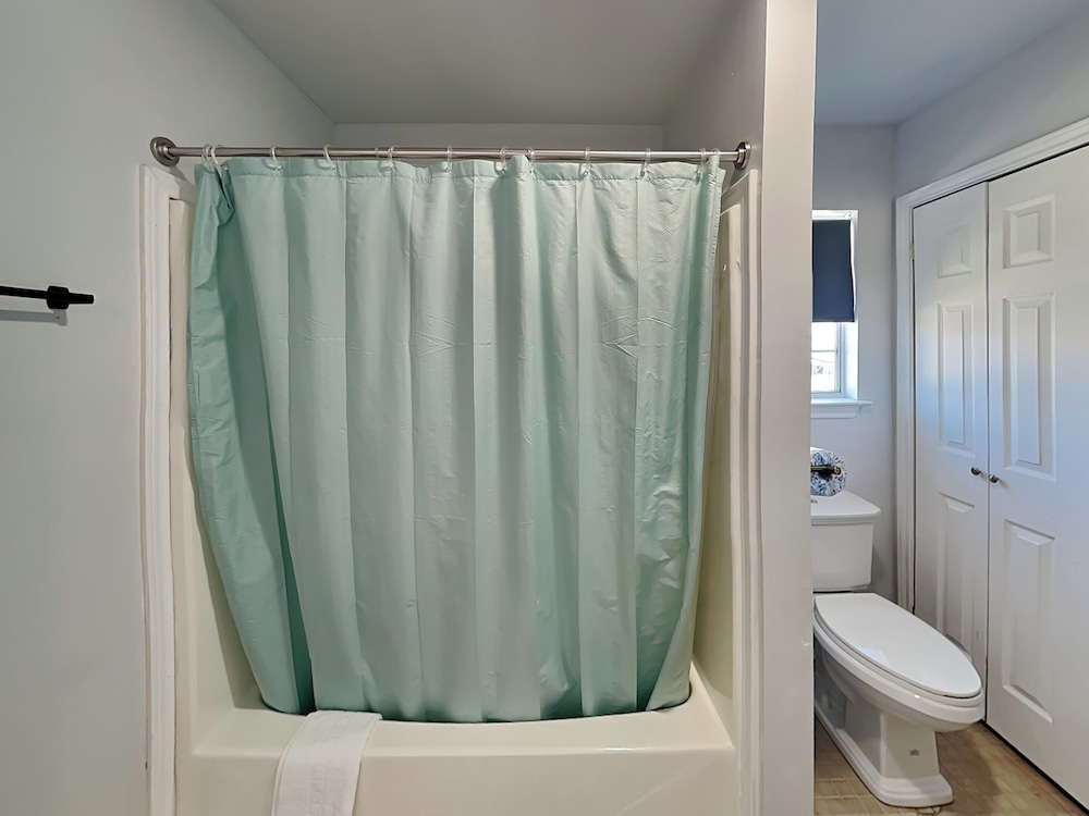 Surfside Crab Retreat by Ryson Vacation Rentals