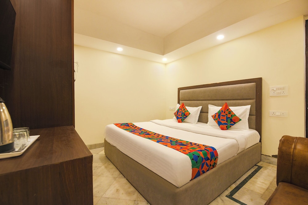Fabhotel South Paradise
