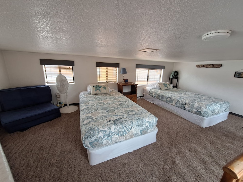 Ocean Front Cabin 14 w Jacuzzi Gorgeous Views