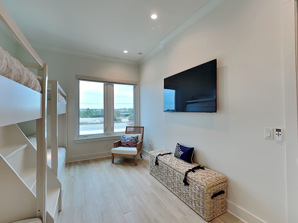 Viviana #10 by Southern Vacation Rentals