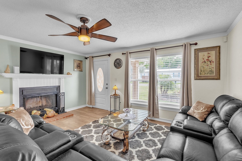 Cozy And Relaxing Fishing Retreat 3 Bedroom Home