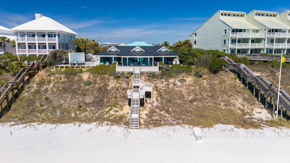 Dream On 4 Bedroom Home by RedAwning view 2