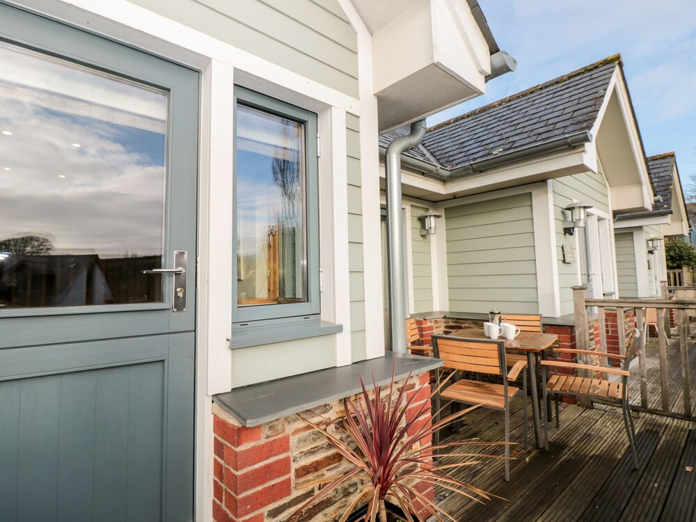 1 Court Cottage, Hillfield Village