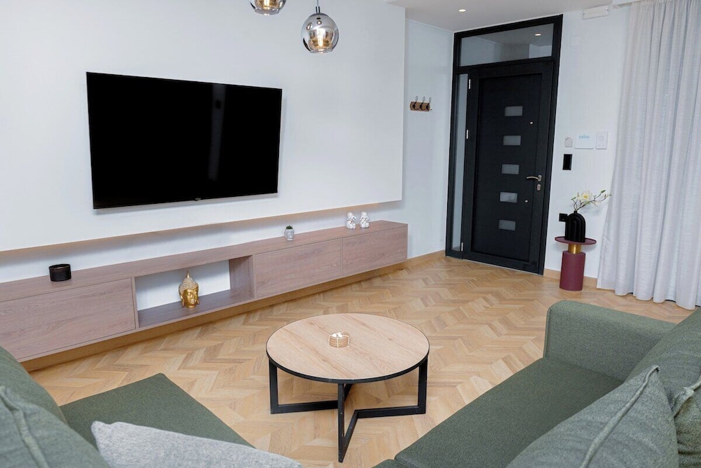 G B Urban Spa by Cretanhouses