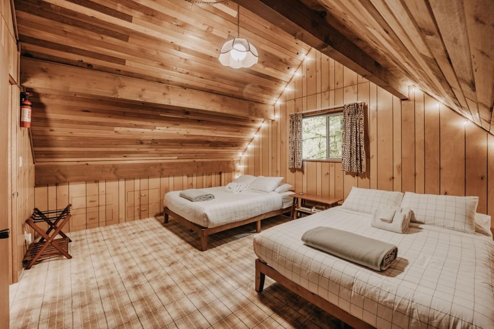 Mt Baker Lodging Cabin 27 - Sleeps 8 view 4