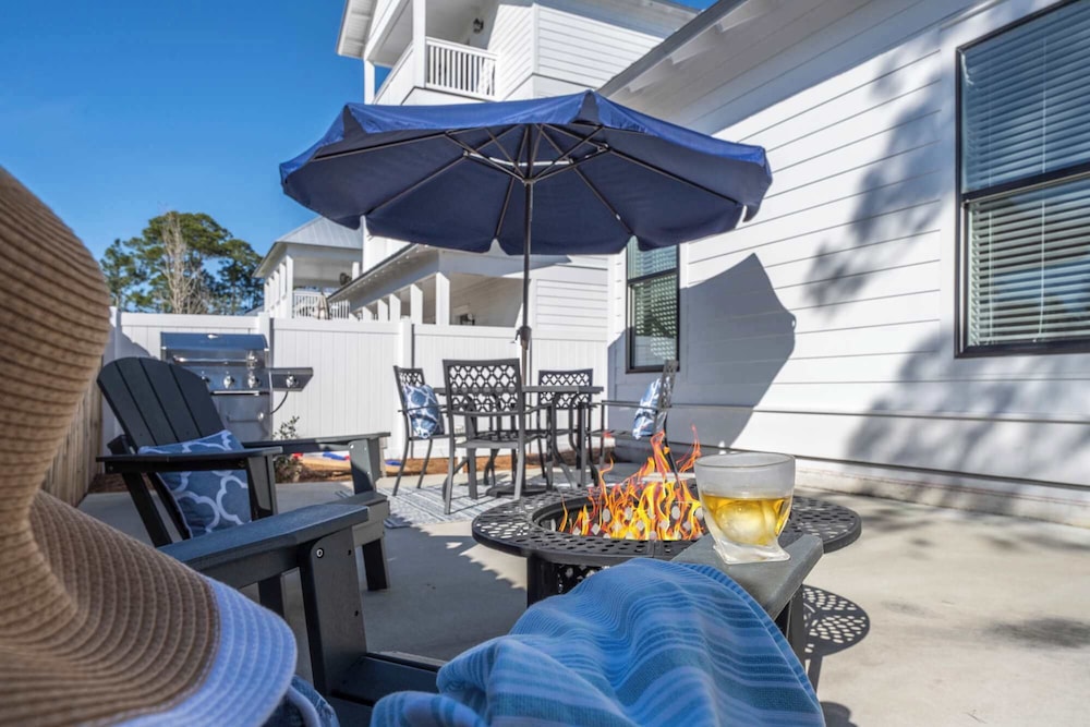 Beach to Bay 3BR Retreat - Cowboy Pool & Golf Cart