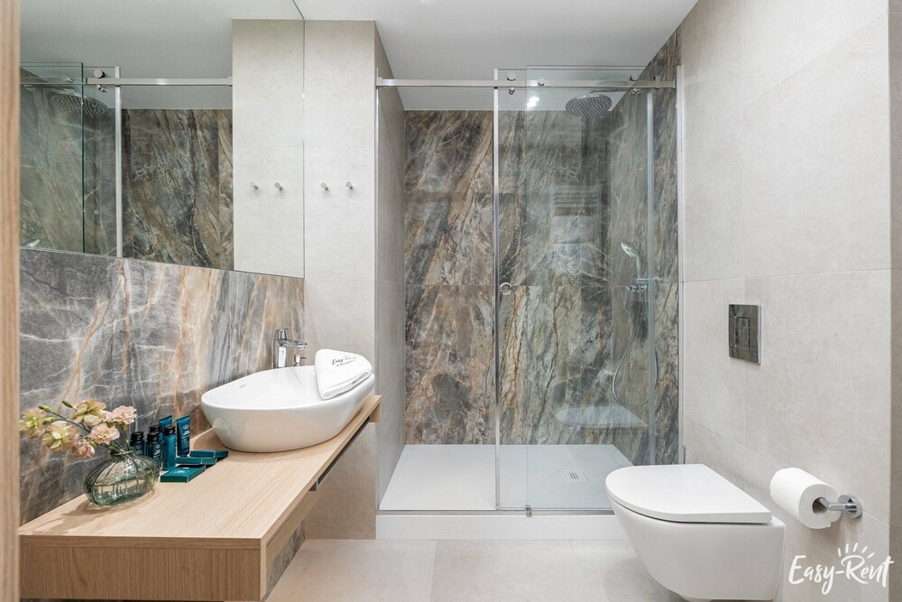 Apartment Lukecin Near Beach and Pool