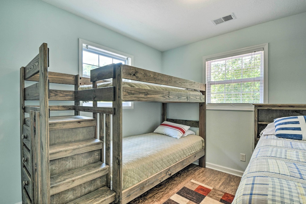 Guntersville Cabin Nestled in Kudzu Cove Resort view 2