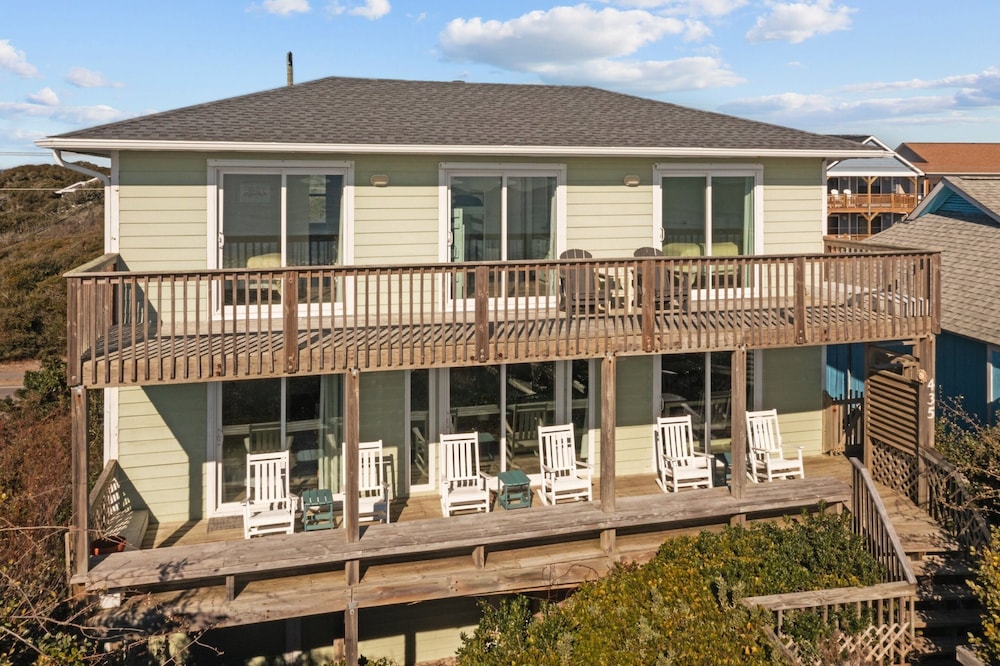 Livin' the Ruff Life by Topsail Realty