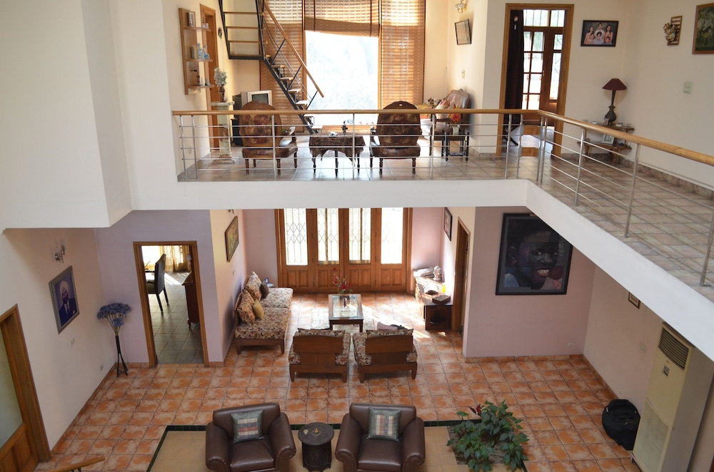 Malik's Villa Menage view 3