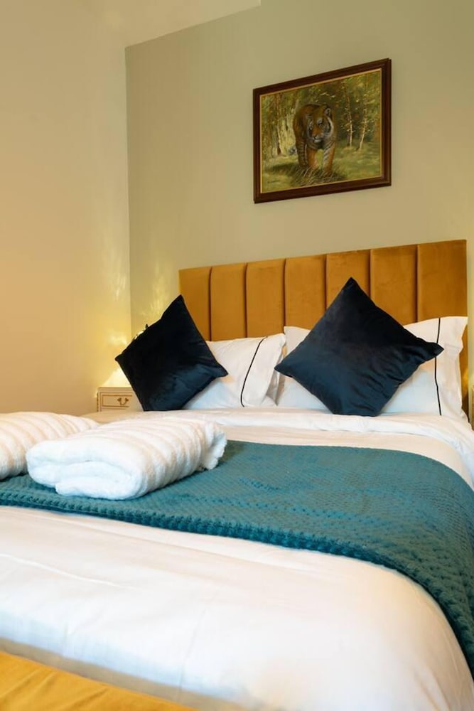 Beachfront Escape & Wow Sea Views, Luxury Retreat view 4