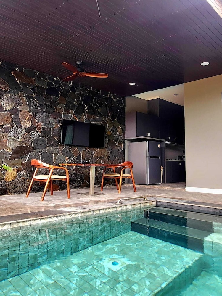 Song View Pool Villa