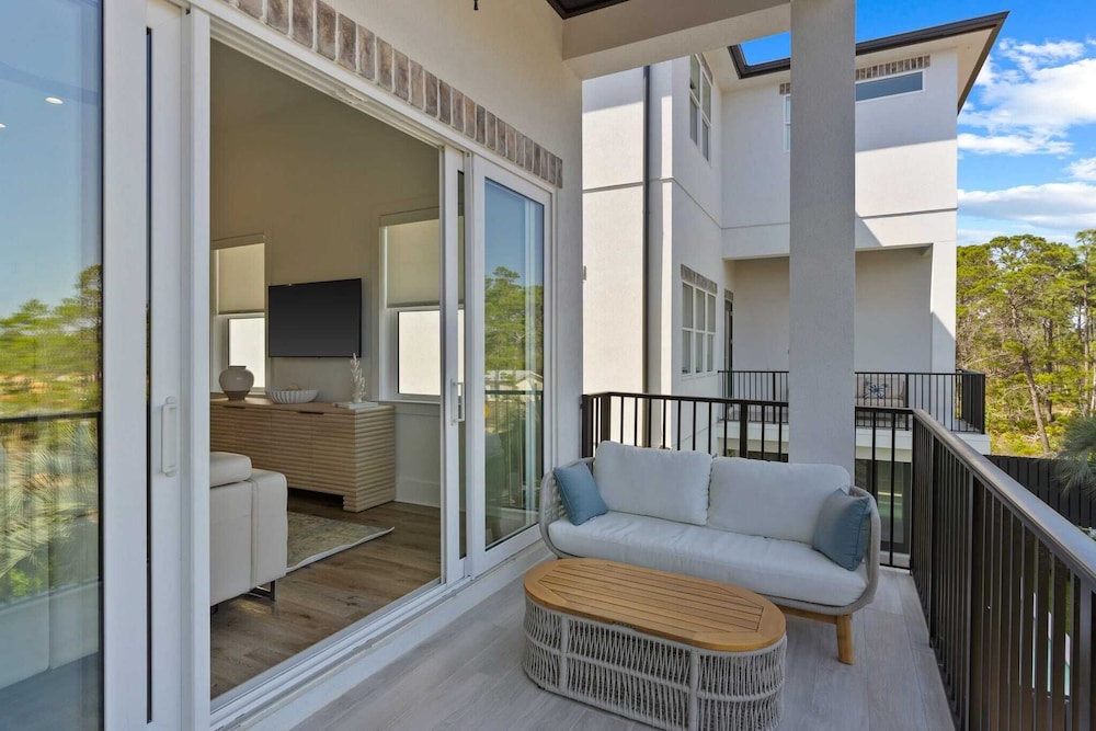 Pool, Hot Tub, Firepit, Walk to Beach Near Gulf Place