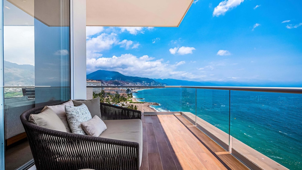 Panoramic Hot Tub Oceanview Luxury 4BR Penthouse