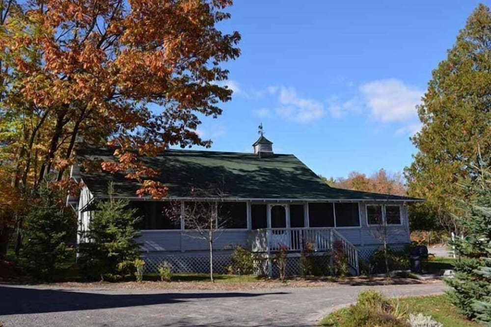 Port Cunnington Lodge