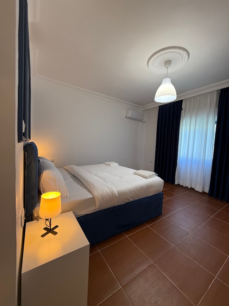 3bedroom Aprt of 200sqm Near Movenpick Hotel Amman