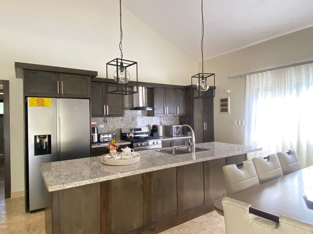 Luxury 5 Bedrooms Villa in Hispañola -sosua