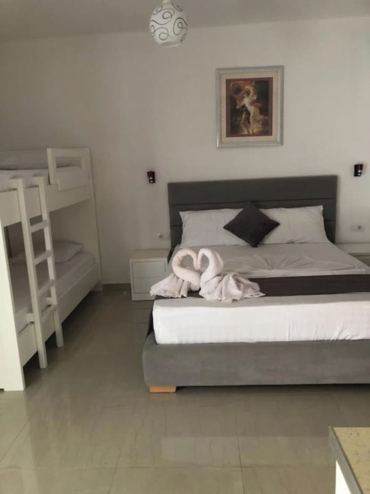 Vila Xhafa