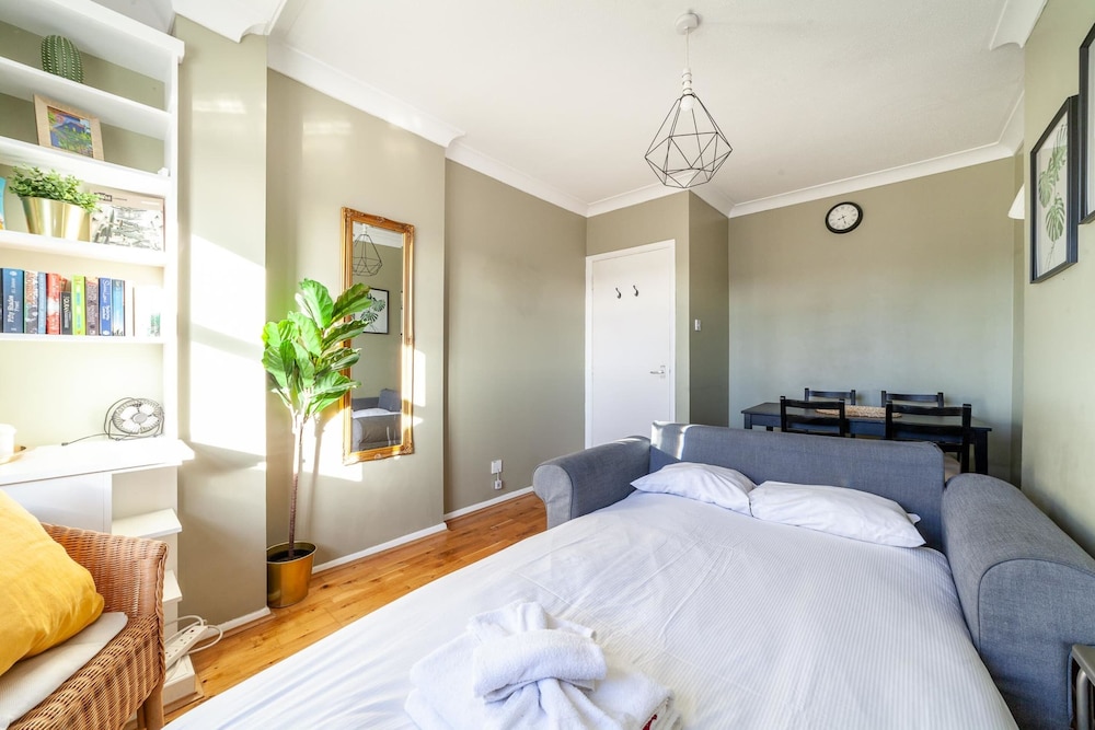 Bright and Cosy Apartment in South London