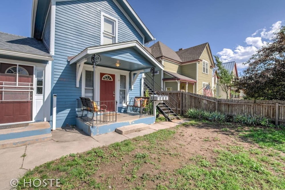 3BR Of Downtown King Bed, Dining, Has It All! view 4