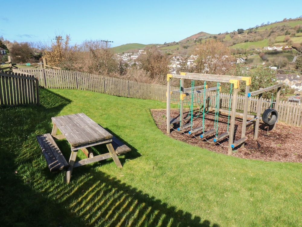 18 Manleigh Park