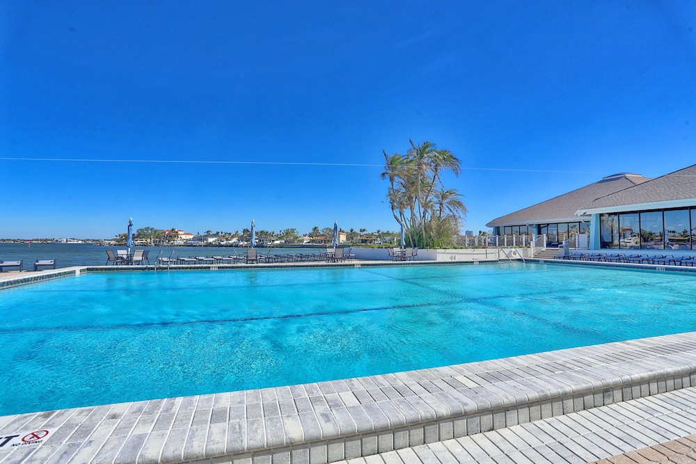 St. Pete Beach Yacht and Tennis Club 404