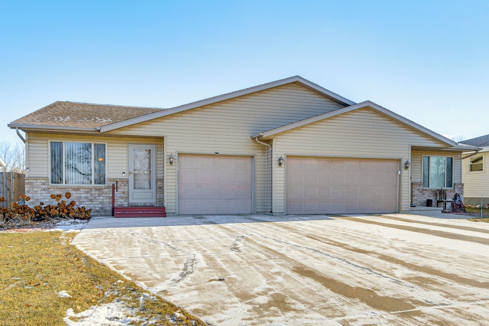 2 Mi to Lake Michigan: Cozy Duplex w/ Private Yard