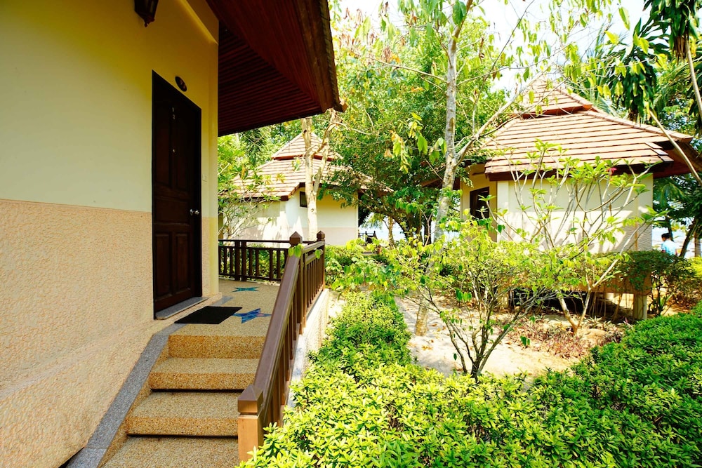Coral Resort