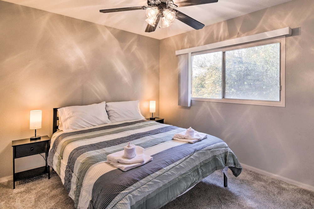 Scottsdale Gem: Pool Access, Walk to Old Town