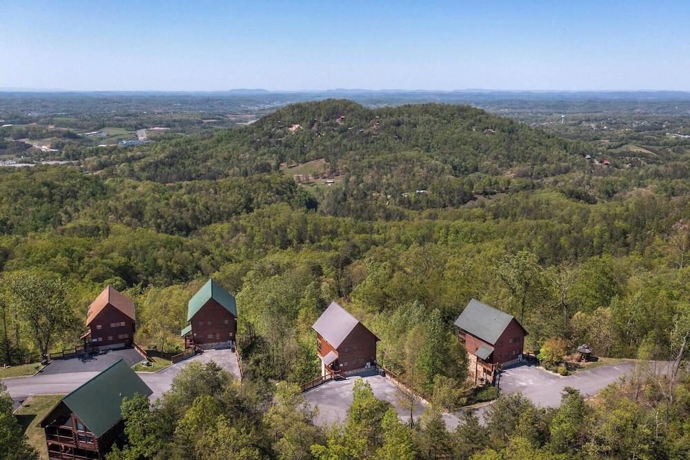 A Smoky Mountain Hide-a-way