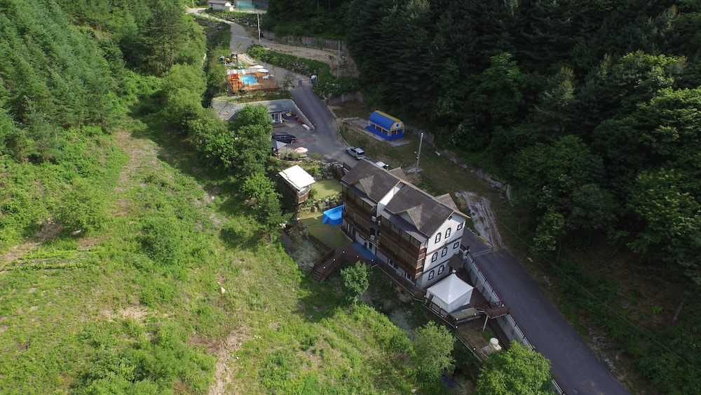 Haena Pension