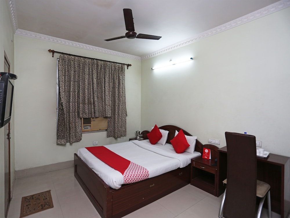 OYO 27644 Cozycom view 5