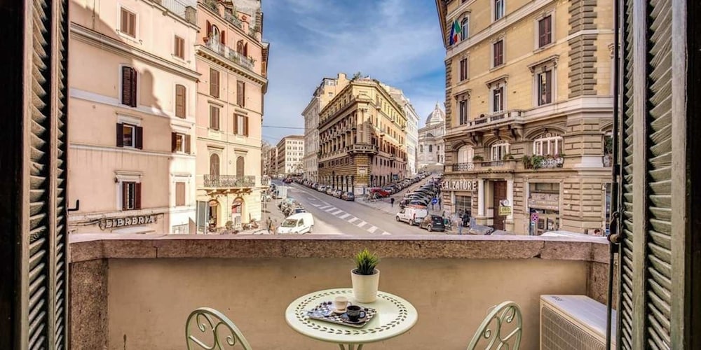 Cavour Colosseum with Balcony