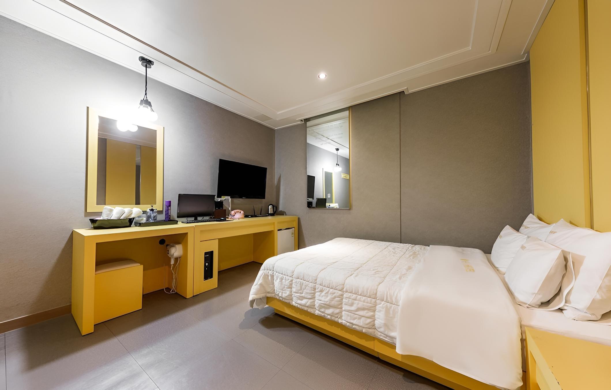 Daejeon Yongun HI Hotel view 3
