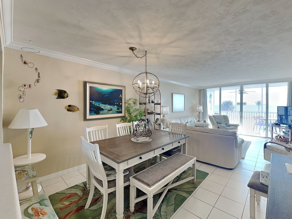 Sun Caper 208 by Distinctive Beach Rentals