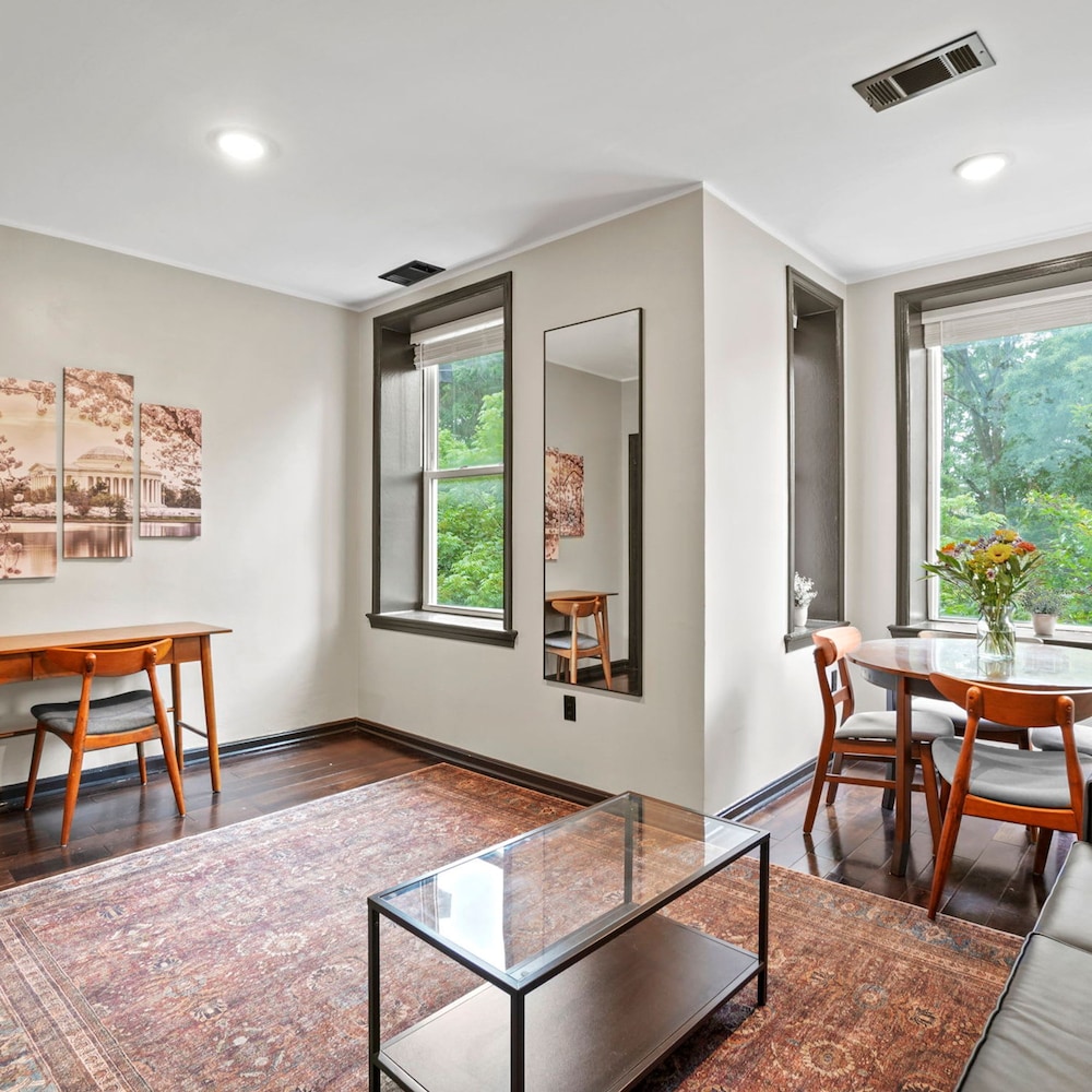 Spacious Sunny Shaw 1BR 1BA Apartment